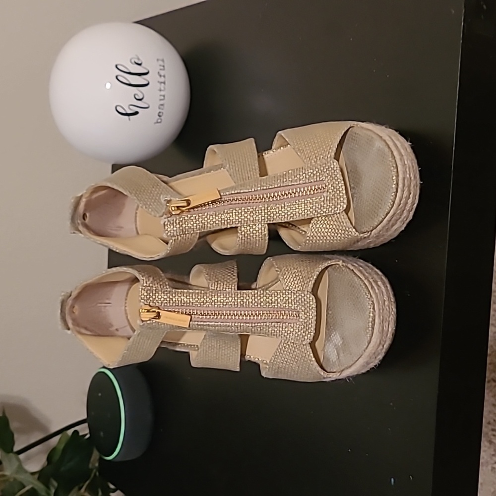 Woven wedge